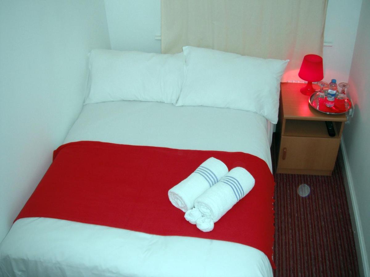 Plaza London Hotel Room photo